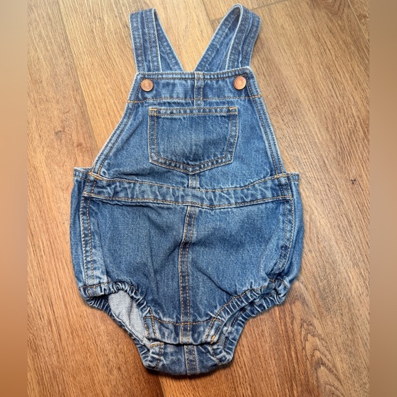 Old Navy Other - Old Navy Baby Denim Overall Romper 12-18M Bubble Snap Unisex Shortall Bib Blue